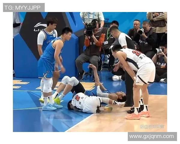 北京篮球队耐力争议引发热议球迷对球队表现和训练方式展开激烈讨论